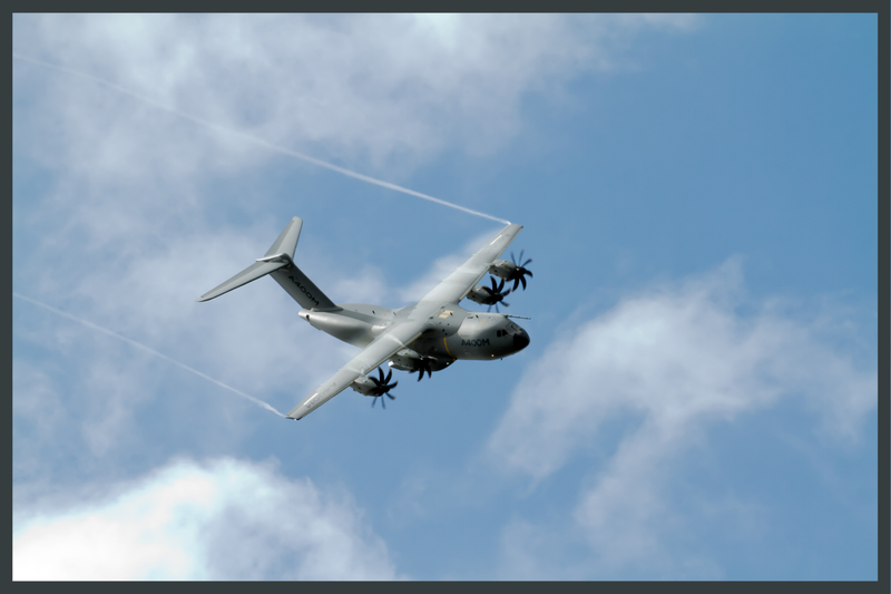 Illustration for article titled Check Out These Photos From The Biggest Air Show Of Your Damn Life